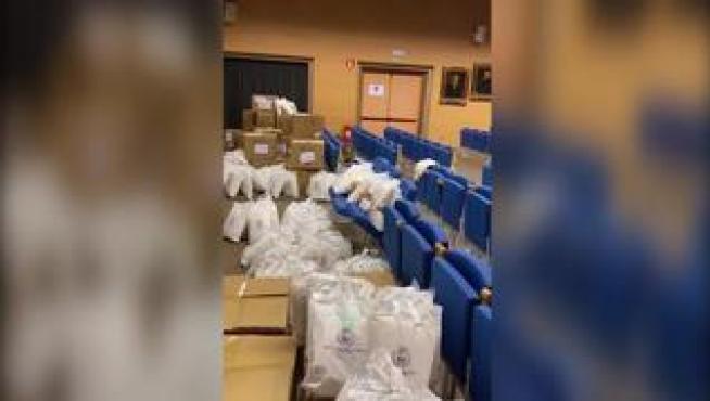 El material que se ha empezado a distribuir este lunes en los hospitales y en los centros de Atención Primaria de la provincia de Zaragoza ha supuesto para la institución colegial una inversión de 60.000 euros.