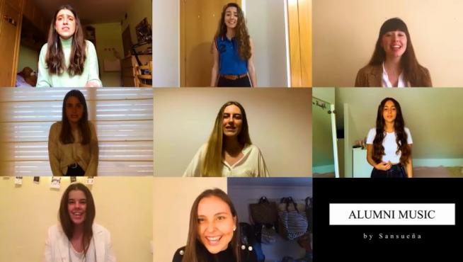 Varias alumnas del colegio Sansueña versionan 'Resistiré'.
