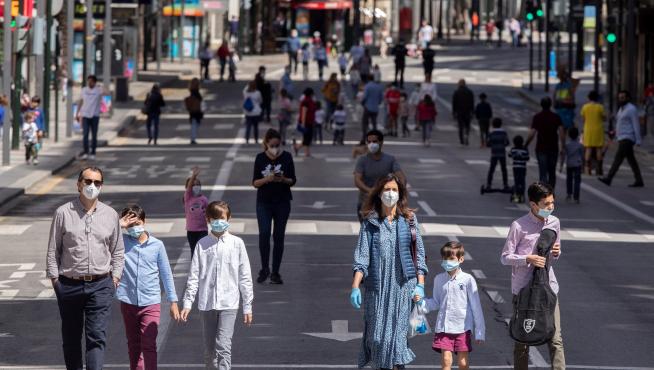 Los menores de 14 años salen a la calle tras 43 días de confinamiento