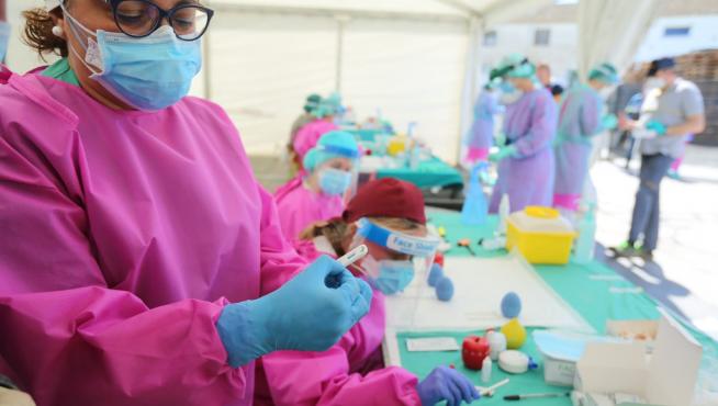 Los trabajadores del matadero de Fribin, en Binéfar, se han sometido este martes a test de coronavirus.