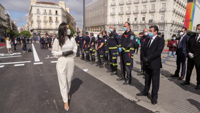 Villacís participa en el homenaje de la Comunidad de Madrid a los héroes que han luchado contra el virus este 2 de mayo.