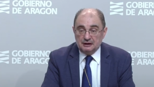 El presidente del Gobierno de Aragón, Javier Lambán, en rueda la prensa de este domingo.