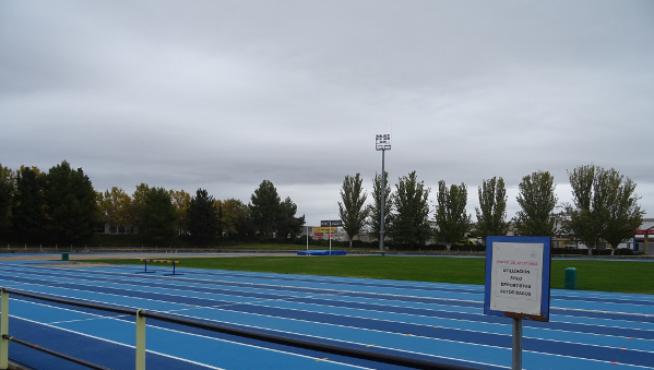 Pistas de atletismo de la ciudad deportiva de Huesca.