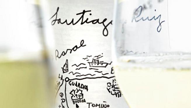 Etiqueta del vino blanco Santiago Ruiz.
