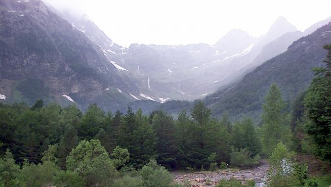 El valle de Pineta, rodeado de grandes moles y atravesado por el Cinca.G