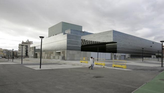 Exterior del Palacio de Congresos de Huesca/Foto Rafael Gobantes / 1-1-10 [[[HA ARCHIVO]]]
