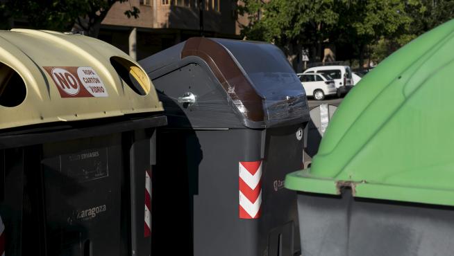 Contenedores de reciclaje en Zaragoza.