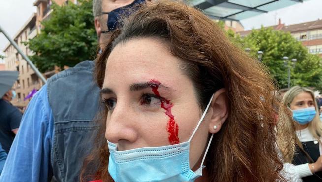 La Ertzaintza carga contra antifascistas y radicales que intentan boicotear el mitin de Vox en Sestao