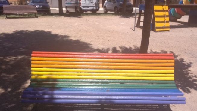 La Almunia amanece con los colores de la bandera del Orgullo Gay