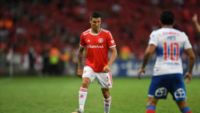 Damián Musto, en un partido con el Internacional.