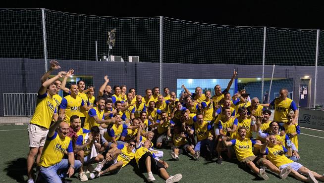 Los jugadores del Cádiz celebran el ascenso a Primera División.