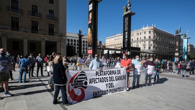 Vecinos del Gancho y del entorno de Pignatelli protestan en la plaza del Pilar