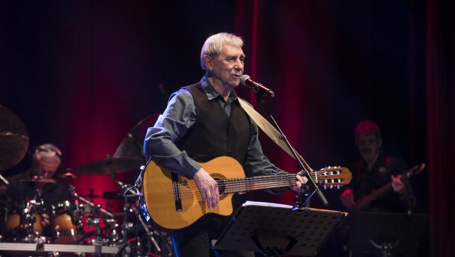 Joaquín Carbonell, el pasado diciembre de 2019 en su concierto de los 50 años en la música.