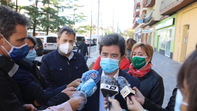 El alcalde de Huesca se ha mostrado "preocupado" por la situación sanitaria de la ciudad tras dispararse los contagios.