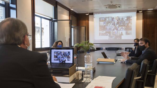 Pérez Anadón y su equipo, en la reunión telemática del Consejo de Política Fiscal y Financiera