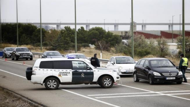 Controles en los accesos a Zaragoza por el confinamiento perimetral.