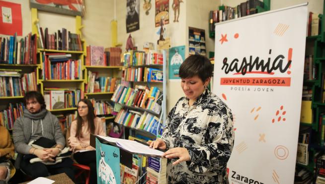 Sandra Lario, coordinadora del Festival de Poesía Joven de Zaragoza ‘Rasmia’.