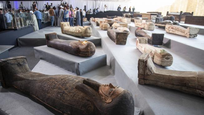 Egipto descubre uno de sus mayores hallazgos: más de 100 sarcófagos intactos