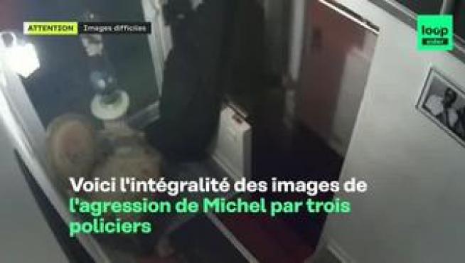 La víctima es el hombre de la cazadora de cuero y capucha gris. Tres policías franceses le siguen hasta esta entrada a un estudio de grabación en París. El hombre Michel Zeckler, productor musical, ha contado que no llevaba la mascarilla puesta y que al ver a los agentes se echó a correr. Y cuando le alcanzan, a golpes e insultos racistas estos policías franceses maltratan violentamente a este hombre negro.
