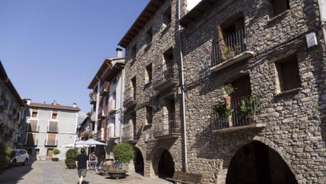 La plaza mayor de Campo.