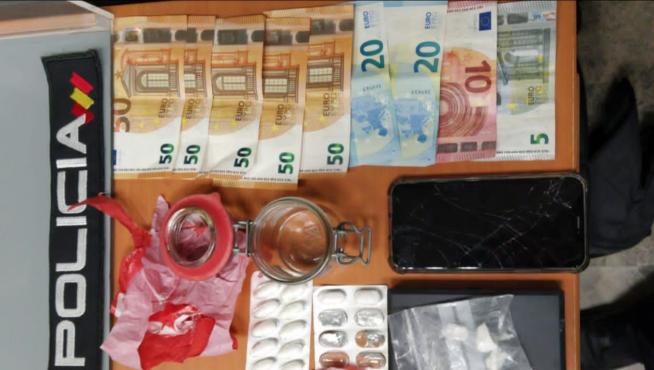 Drogas y efectos intervenidos por la Policía Nacional en Huesca.