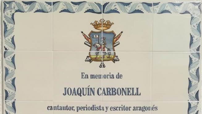 Placa que recuerda la última visita de Joaquín Carbonell a Ejea de los Caballeros.
