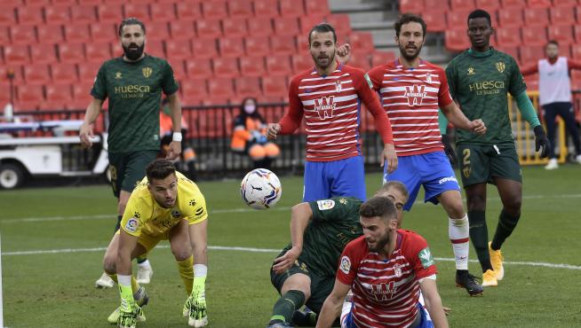 Álvaro ya había debutado en Primera con la camiseta de Osasuna.