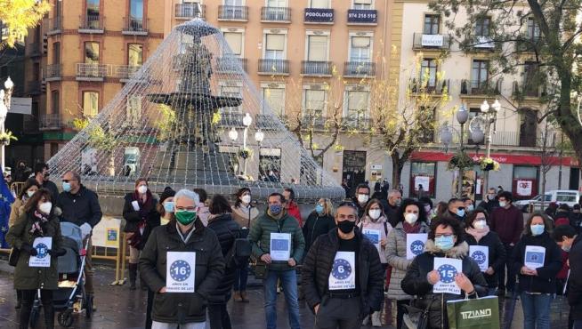 La concentración para denunciar el abuso de la temporalidad ha sido en la plaza Navarra.