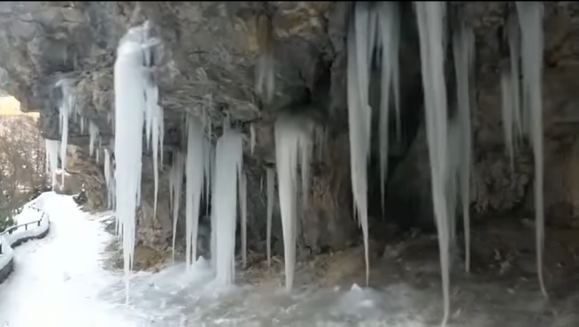 Aspecto de la cueva de Frachinal, en el Parque Nacional de Ordesa.