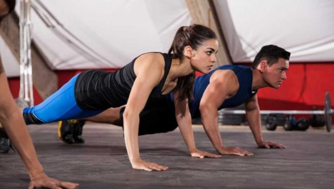 Los burpees son un ejercicio que implica casi toda la musculatura.