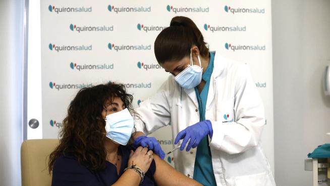 Llegada de las vacunas Pfizer a la Cínica Quirónsalud de Zaragoza