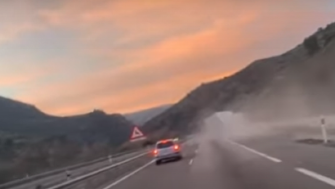 Vuelco de un camión con combustible en Jaén