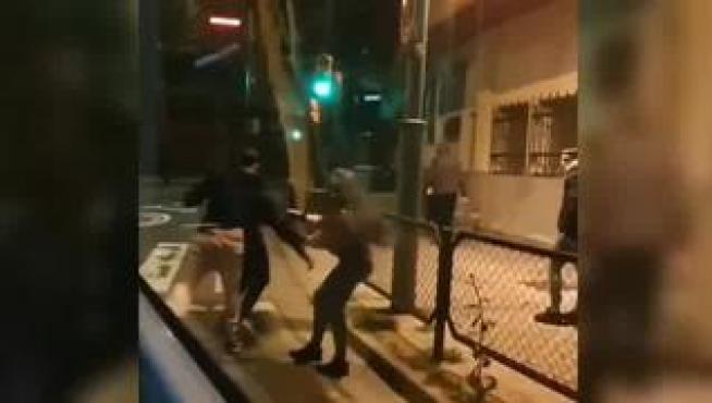 Los hechos se produjeron la noche de este martes en un vehículo de la línea 24, a la altura del paseo de Echegaray y Caballero con la calle de Fray Luis Urbano, en Las Fuentes.