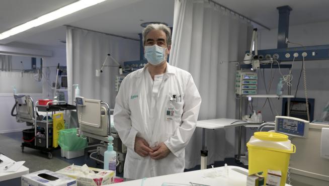 Carlos Serón es el jefe de la UCI del Hospital San Jorge de Huesca, que ha estado desbordada en dos de las cuatro olas.