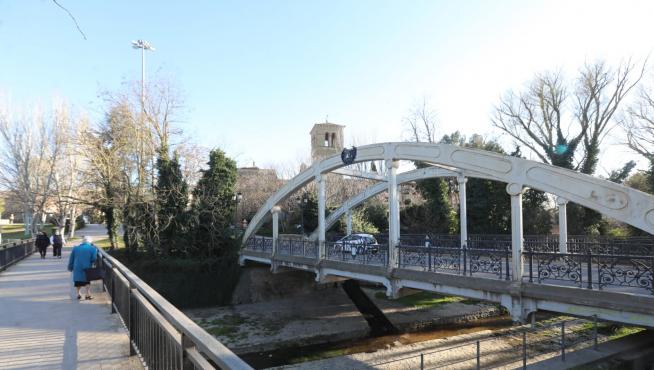El puente de las Miguelas está en la salida de Huesca hacia la carretera de Sabiñánigo.