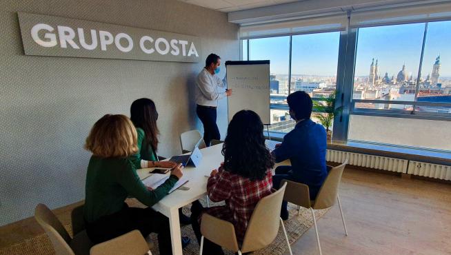 Equipo de trabajo en Grupo Empresarial Costa.