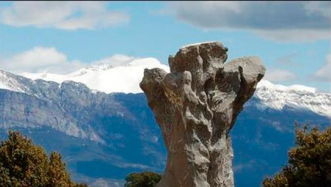 Escultura ‘Alas despiertas’, en el entorno de Pueyo de Morcat.