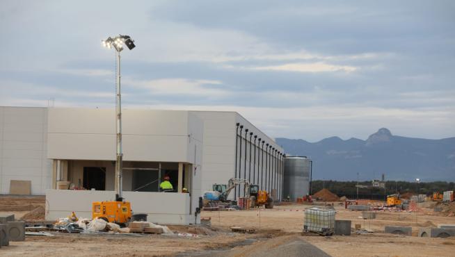 La construcción del centro de datos avanza conforme a lo previsto, de manera que la obra civil del edificio acabará en otoño.