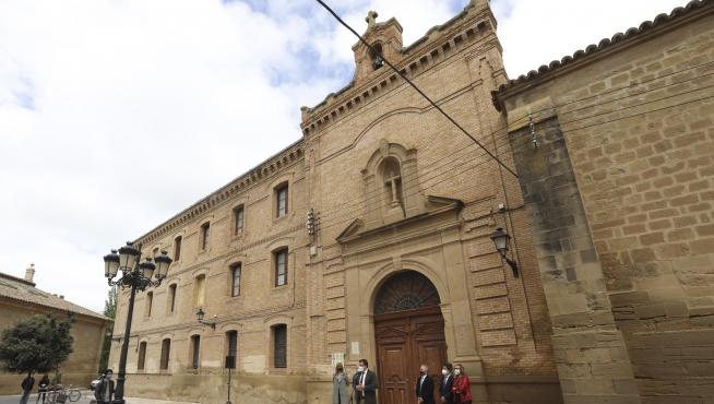 Fachada principal del antiguo Seminario de Huesca, hacia la plaza Universidad.