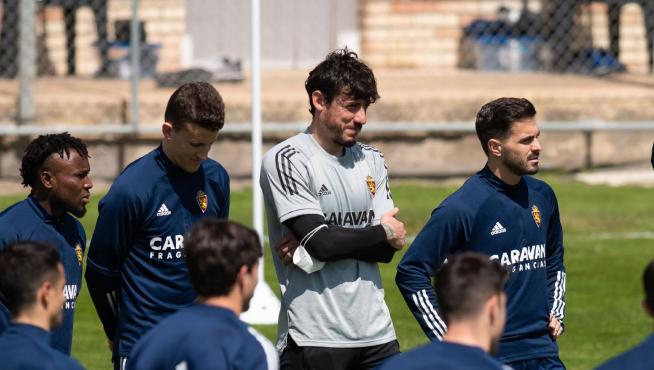 Cristian Álvarez, con el resto de compañeros en el entrenamiento del sábado pasado al regreso de Lugo.