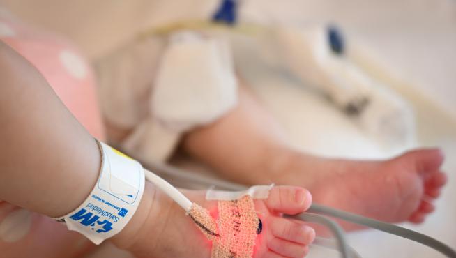 La bebé de dos meses Nairara recibe su corazón en un trasplante único en el mundo