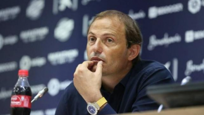 Fallece Francesc Arnau, actual director deportivo del Real Oviedo y exportero del Barcelona y del Málaga