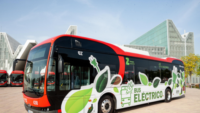 La flota de Avanza Zaragoza cuenta con 111 vehículos híbridos y 4 totalmente eléctricos. El próximo año se incorporarán 68 buses eléctricos más. avanza