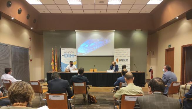 Momento de la intervención de Roberto Lorente en la jornada 'Transformación digital de la logística' celebrada en la sede de CEOE Aragón.