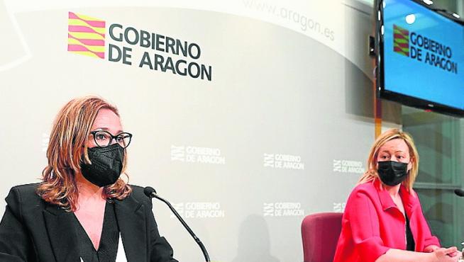 Las consejeras Pérez y Gastón, tras el Consejo de Gobierno.