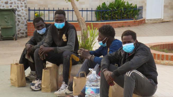 Un grupo reducido de migrantes consigue saltar la valla de Melilla