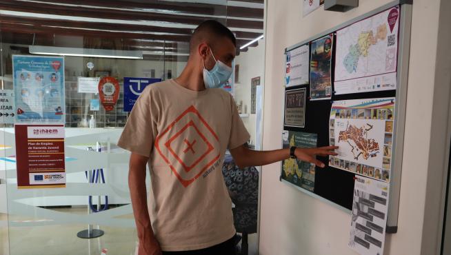 Mohammed Bouraya, universitario de Turín, hace prácticas en la oficina de turismo de Daroca.