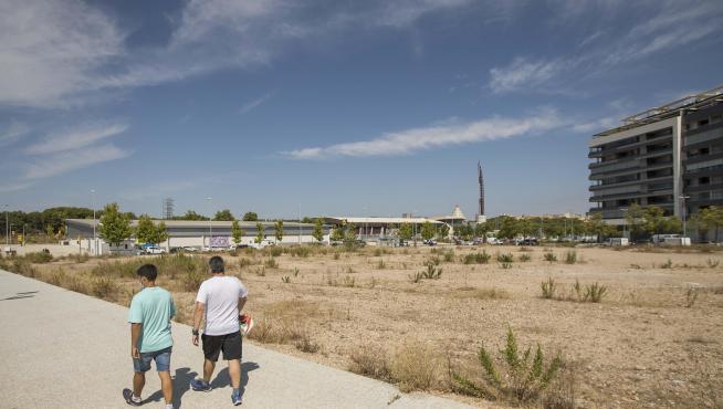 Solar de la futura escuela infantil de Parque Venecia, cuyas obras se retrasan a 2022.