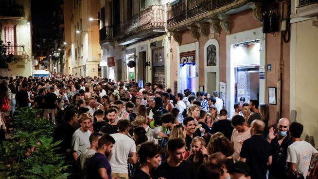 Imagen de las fiestas en el barrio de Gracia de Barcelona este sábado.