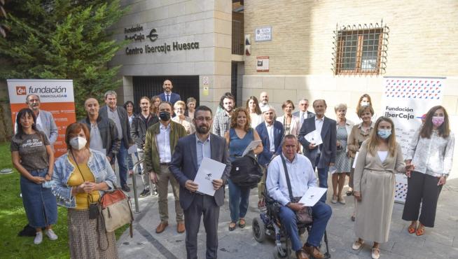 Acto de entrega de proyectos sociales en Huesca por parte de las fundaciones de Ibercaja y CAI.